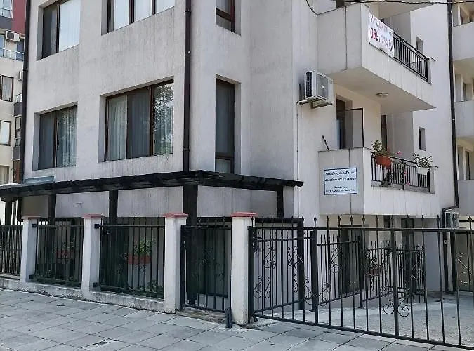 White Home-apartament * Бургас