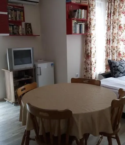 White Home-apartament Апартамент Бургас