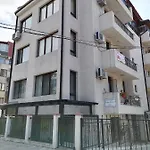 White Home-apartament Apartman Burgasz