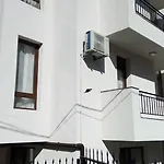 White Home-apartament Apartman *