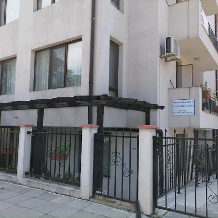 White Home-apartament Apartman Burgasz