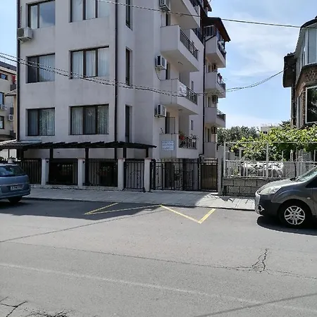 White Home-apartament *